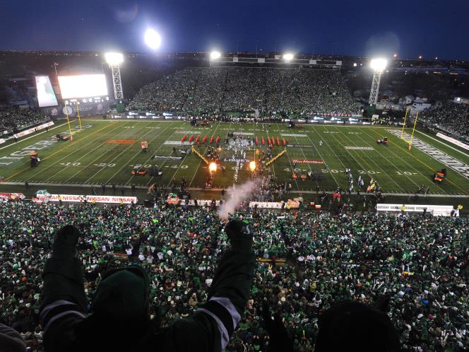 Highlights of the 101st Grey Cup (© CANADIAN PRESS/Liam Richards)
